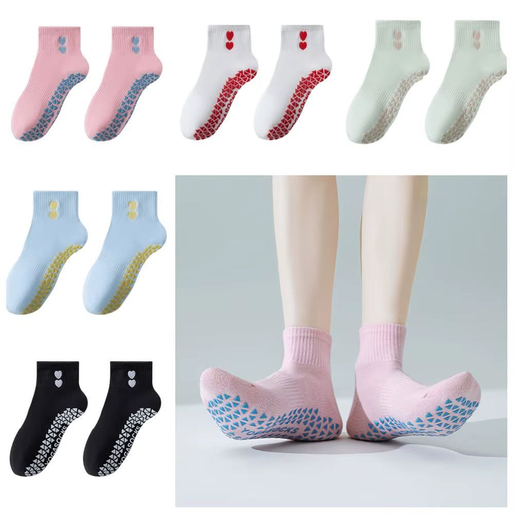 Pilates Socks with Grips for Women Cute Yoga Grip Socks Non Slip Cotton Ankle Sock for Yoga Barre Ballet