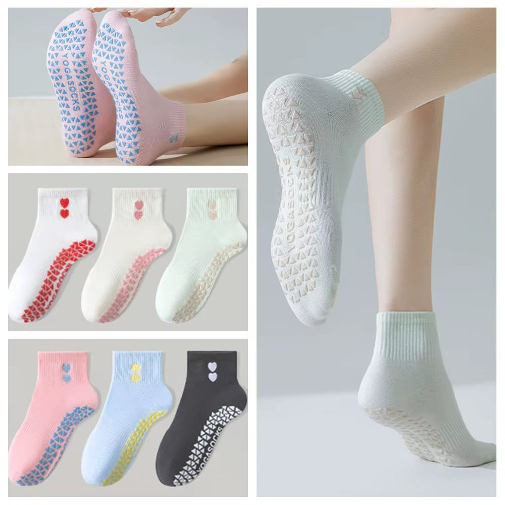Pilates Socks with Grips for Women Cute Yoga Grip Socks Non Slip Cotton Ankle Sock for Yoga Barre Ballet
