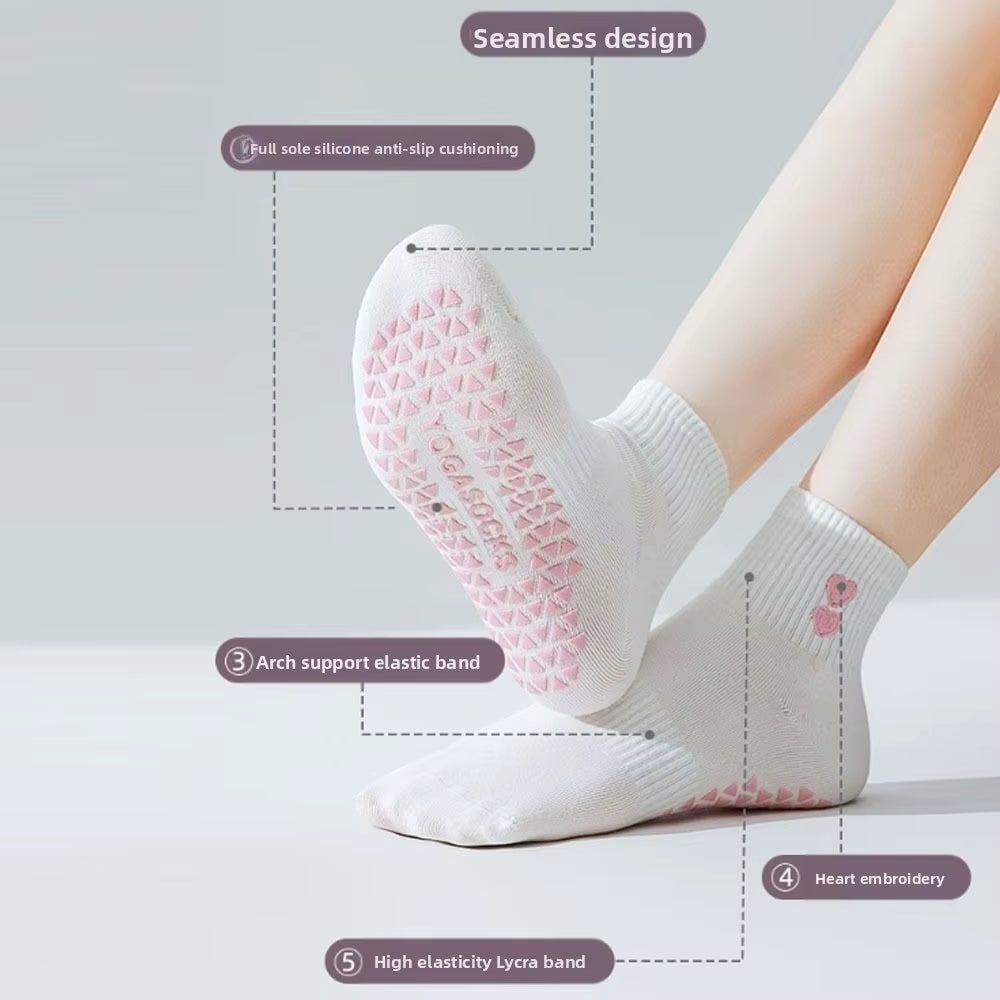 Pilates Socks with Grips for Women Cute Yoga Grip Socks Non Slip Cotton Ankle Sock for Yoga Barre Ballet